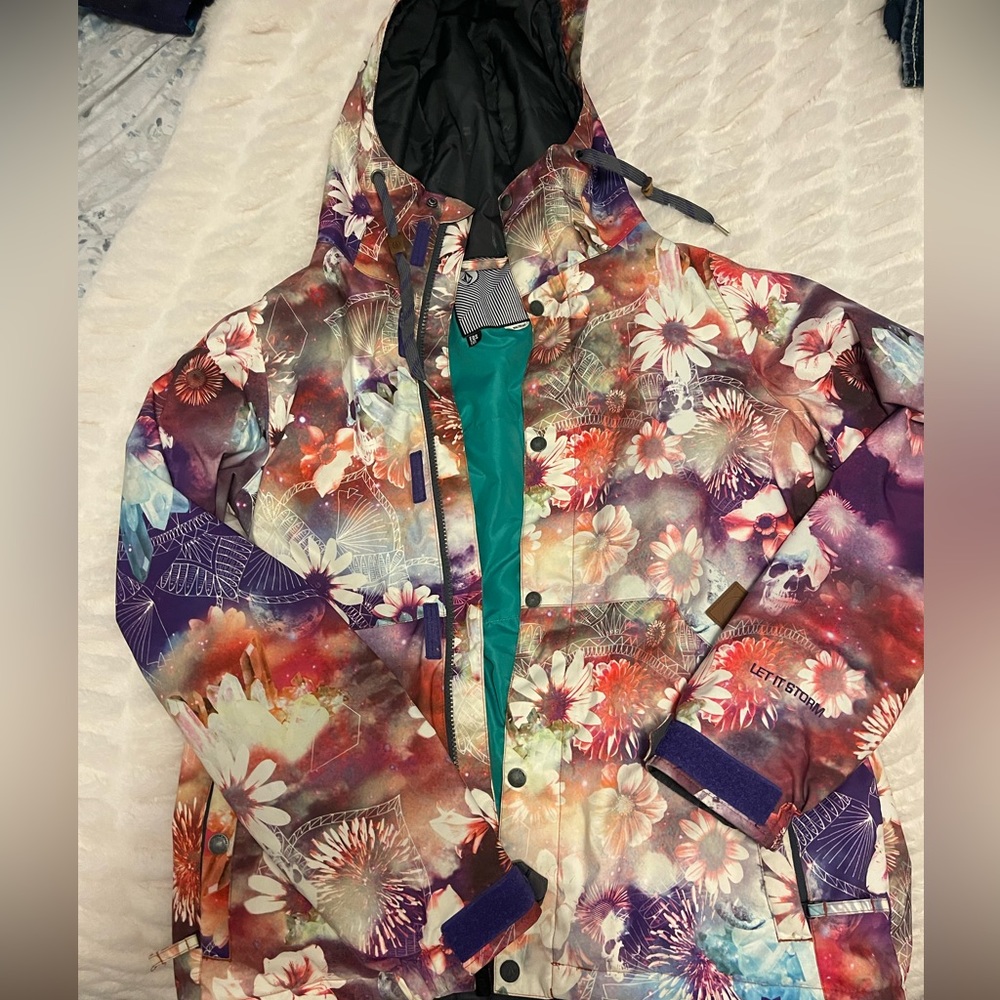 Volcom Medium Snowboarding Jacket